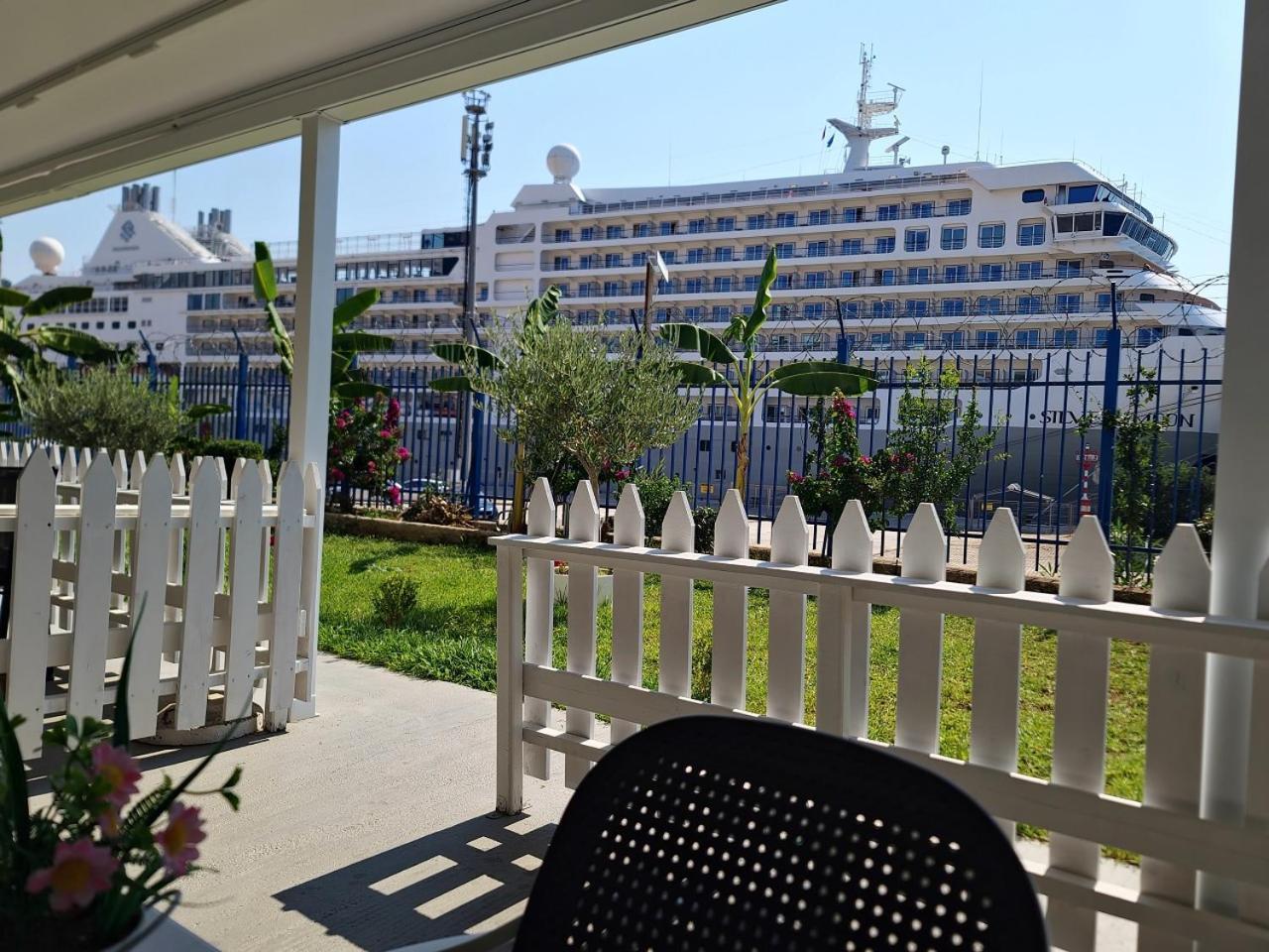 Suncoast Rooms Port Side Sarande Exterior photo