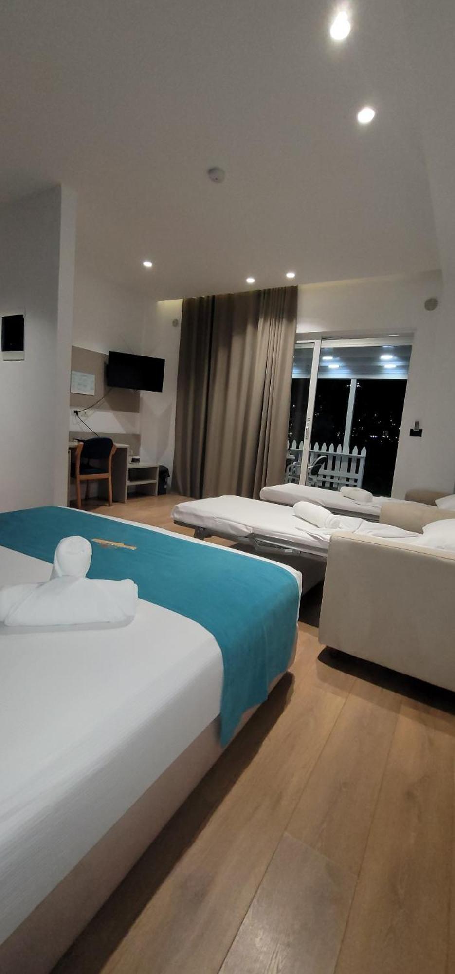 Suncoast Rooms Port Side Sarande Exterior photo